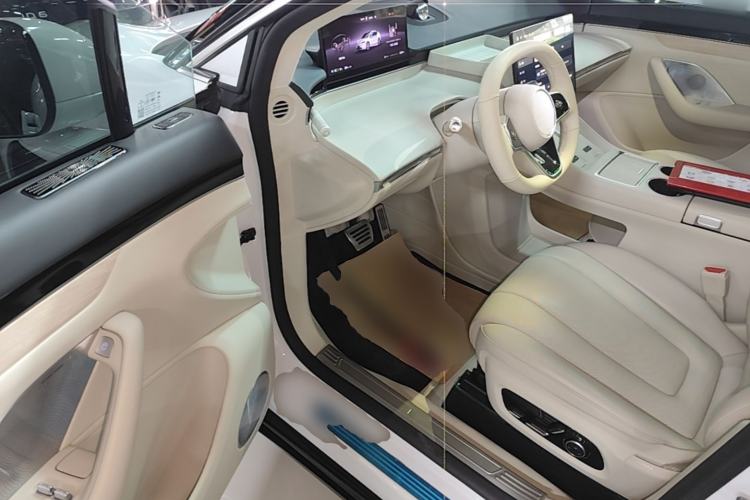 Used Hima Luxeed R7 2024 All-Electric 802 km Max Driver Seat
