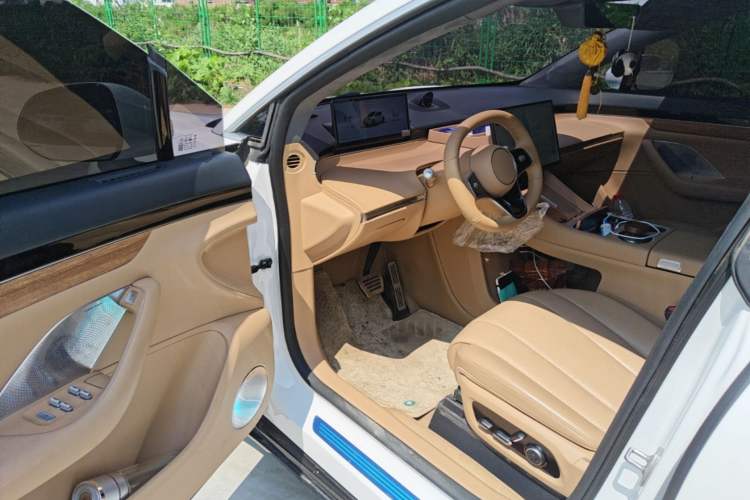 Used Hima Luxeed R7 2024 All-Electric 736 km Ultra Driver Seat