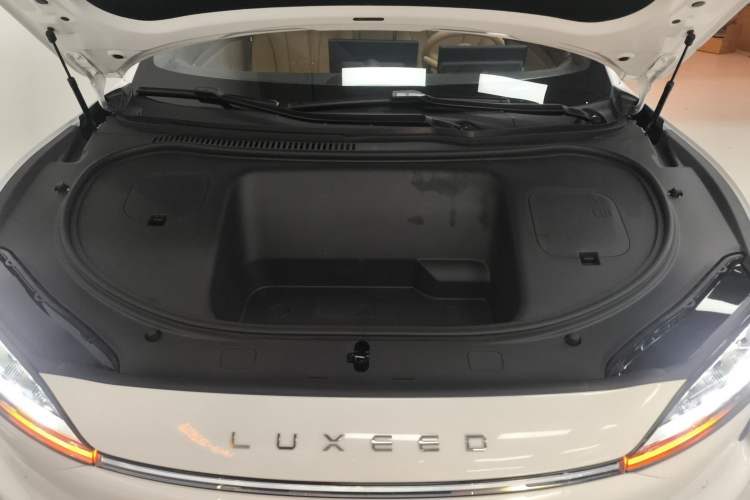 Used Hima Luxeed R7 2024 Pure Electric 667km Pro Engine Bay