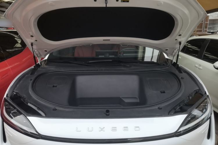 Used Hima Luxeed R7 2024 All-Electric 667 km Max Engine Bay