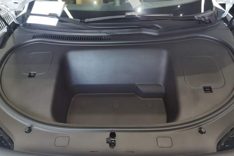 Used Hima Luxeed R7 2024 All-Electric 736 km Ultra Engine Bay