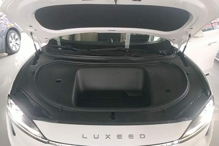 Used Hima Luxeed R7 2024 All-Electric 736 km Ultra Engine Bay