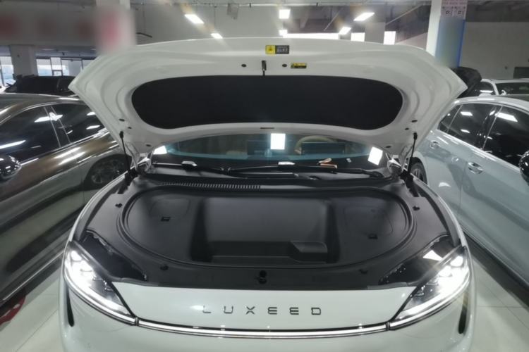 Used Hima Luxeed R7 2024 All-Electric 802 km Max Engine Bay