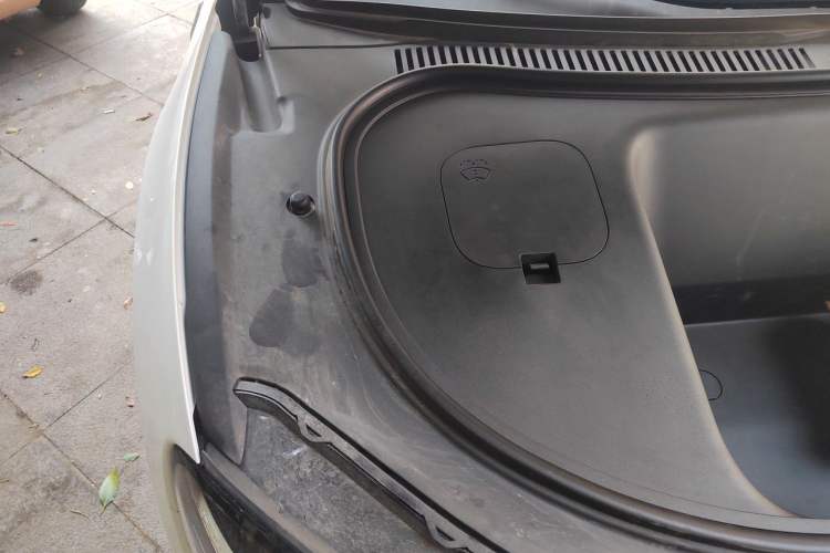 Used Hima Luxeed R7 2024 All-Electric 667 km Max Engine Bay Right