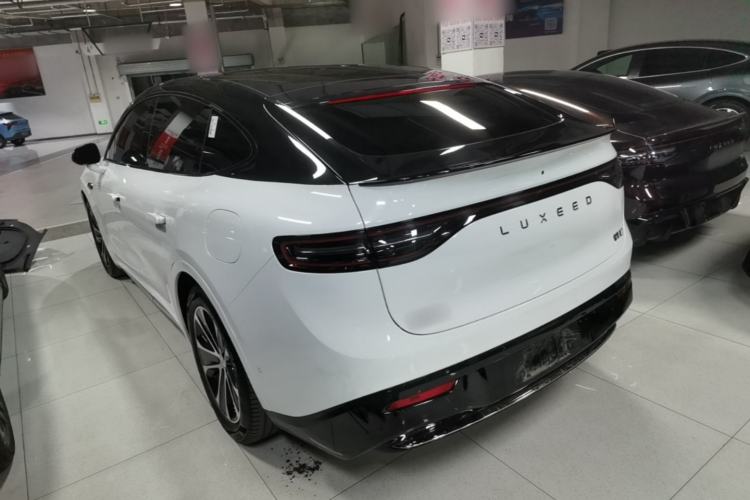 Used Hima Luxeed R7 2024 All-Electric 802 km Max Exterior 2
