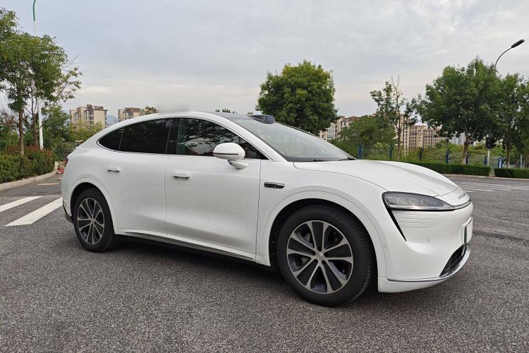 Used Hima Luxeed R7 2024 All-Electric 667 km Max Exterior 2