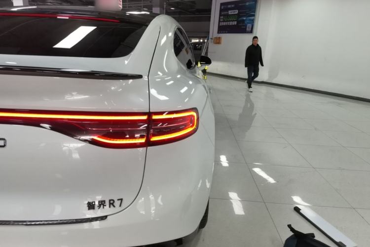 Used Hima Luxeed R7 2024 All-Electric 802 km Max Exterior 3