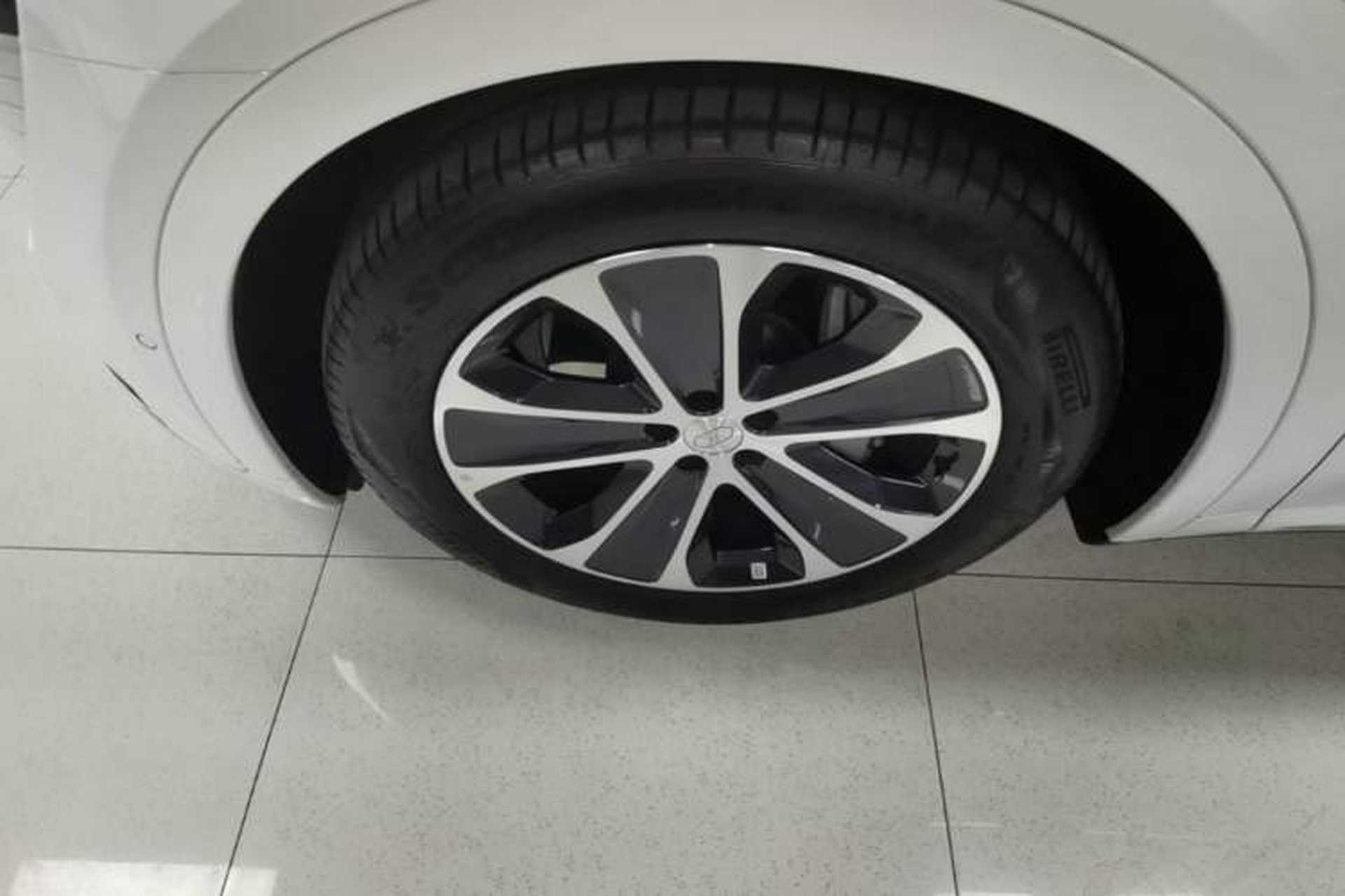 Used Hima Luxeed R7 2024 All-Electric 802 km Max Exterior 4