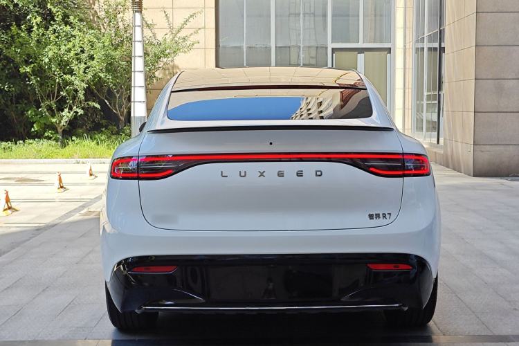 Used Hima Luxeed R7 2024 All-Electric 802 km Max Exterior 5