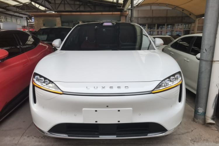 Used Hima Luxeed R7 2024 All-Electric 667 km Max Front
