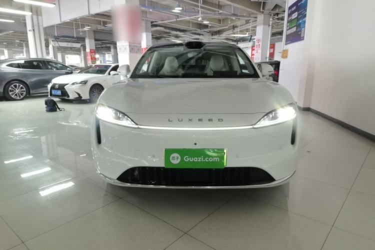 Used Hima Luxeed R7 2024 All-Electric 802 km Max Front