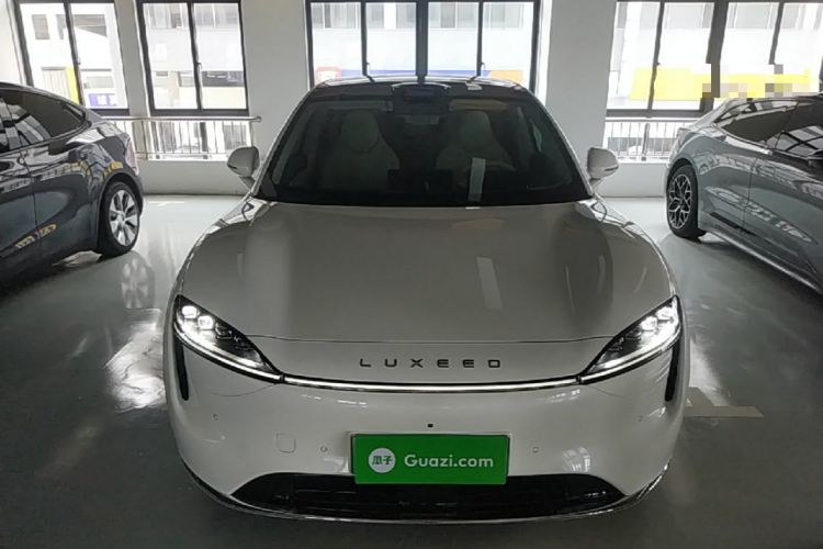Used Hima Luxeed R7 2024 All-Electric 736 km Ultra Front