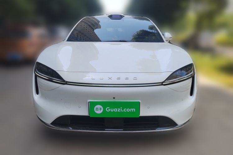 Used Hima Luxeed R7 2024 All-Electric 667 km Max Front