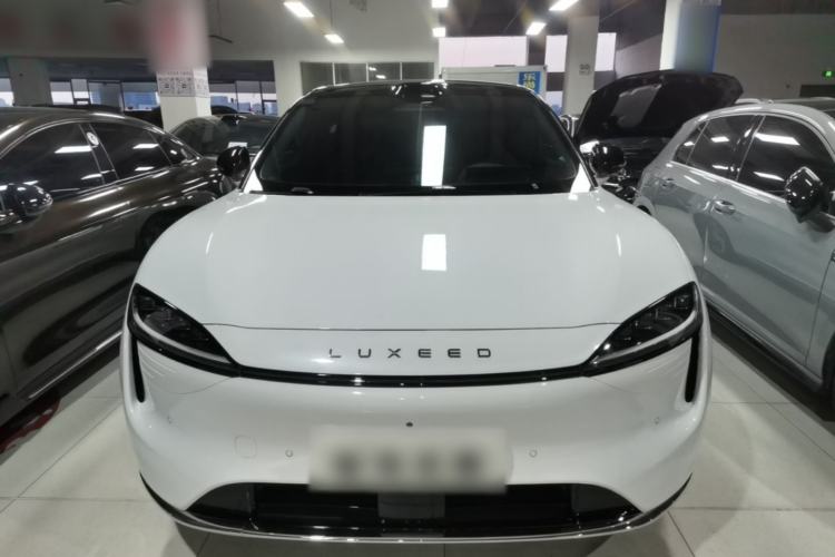 Used Hima Luxeed R7 2024 All-Electric 802 km Max Front