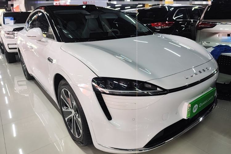 Used Hima Luxeed R7 2024 All-Electric 802 km Max Front Right 45 Deg