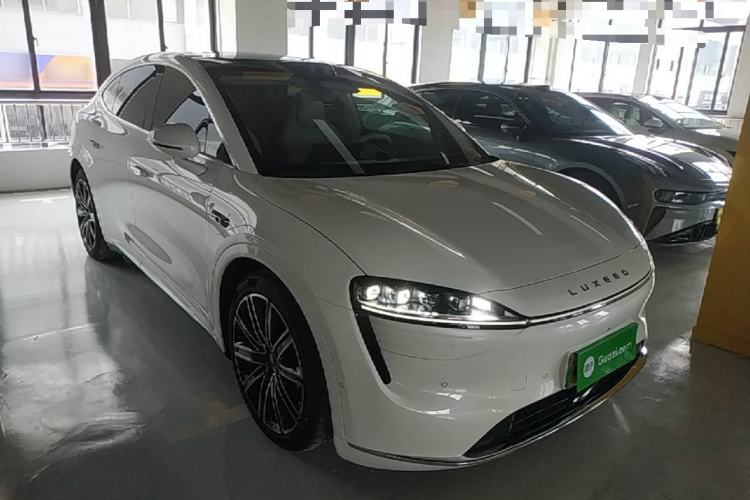 Used Hima Luxeed R7 2024 All-Electric 736 km Ultra Front Right 45 Deg