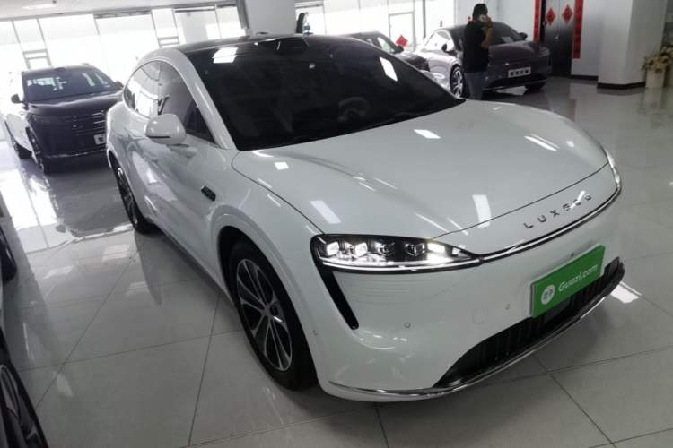 Used Hima Luxeed R7 2024 All-Electric 802 km Max Front Right 45 Deg
