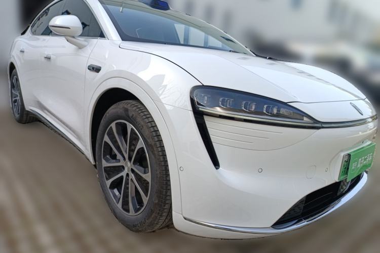 Used Hima Luxeed R7 2024 All-Electric 802 km Max Front Right 45 Deg