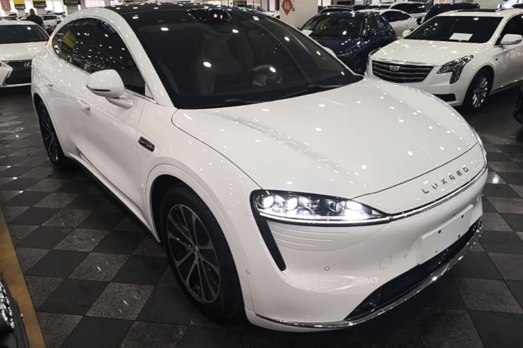 Used Hima Luxeed R7 2024 All-Electric 802 km Max Front Right 45 Deg