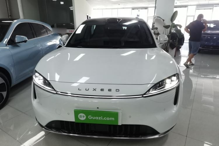 Used Hima Luxeed R7 2024 All-Electric 802 km Max Front