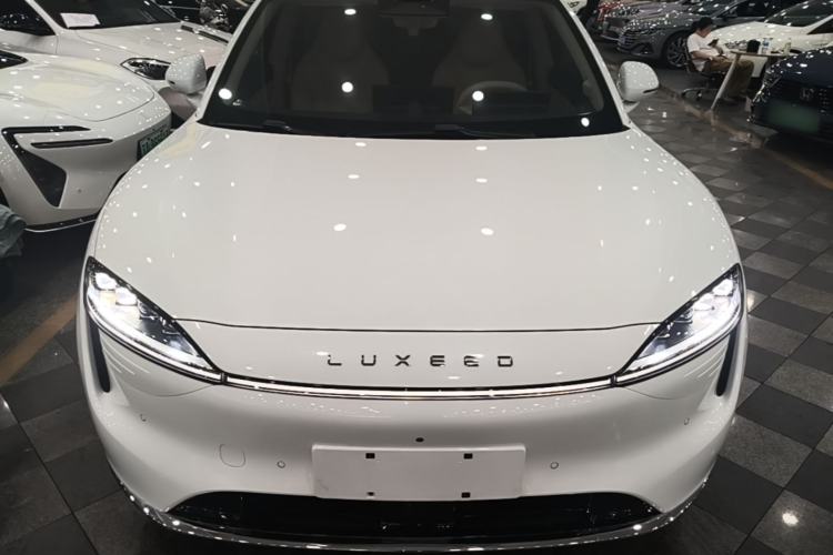 Used Hima Luxeed R7 2024 All-Electric 802 km Max Front