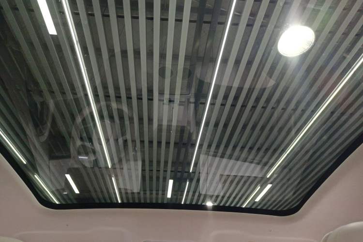 Used Hima Luxeed R7 2024 All-Electric 802 km Max Headliner