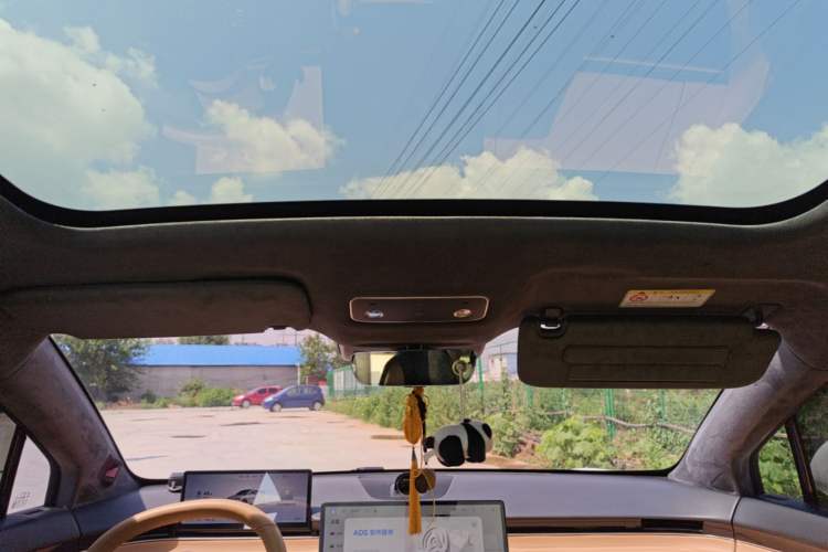 Used Hima Luxeed R7 2024 All-Electric 736 km Ultra Headliner