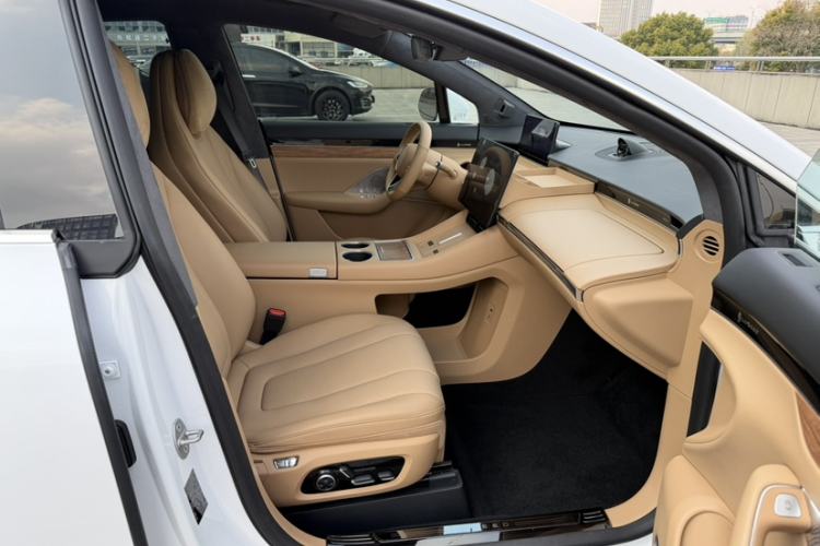 Used Hima Luxeed R7 2024 Pure Electric 667km Pro Interior 3