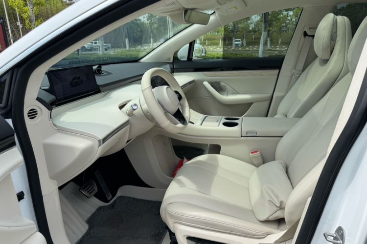 Used Hima Luxeed R7 2024 All-Electric 802 km Max Interior 4