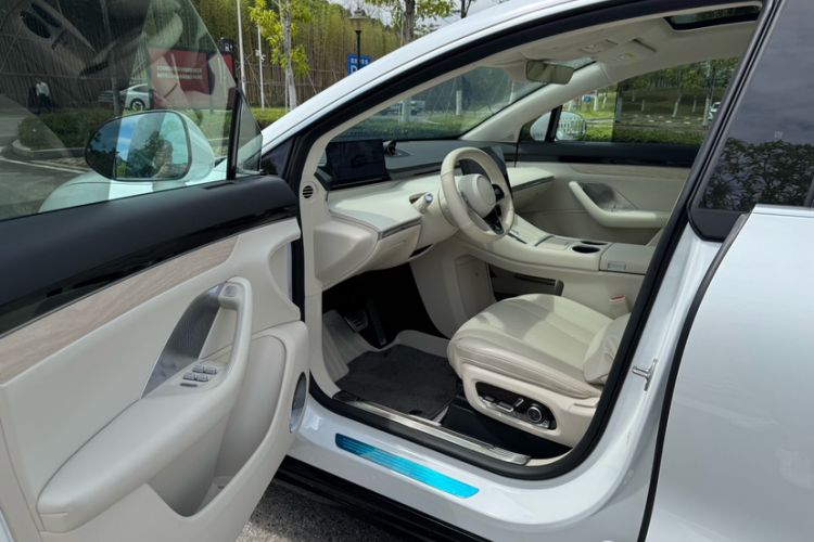 Used Hima Luxeed R7 2024 All-Electric 802 km Max Interior 5