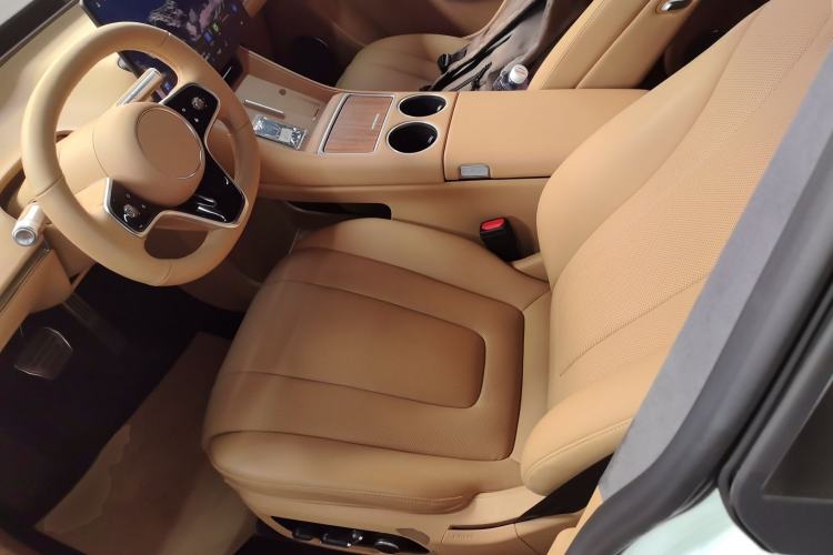Used Hima Luxeed R7 2024 All-Electric 736 km Ultra Left Front Seat