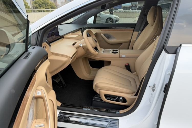 Used Hima Luxeed R7 2024 Pure Electric 667km Pro Left Front Seat