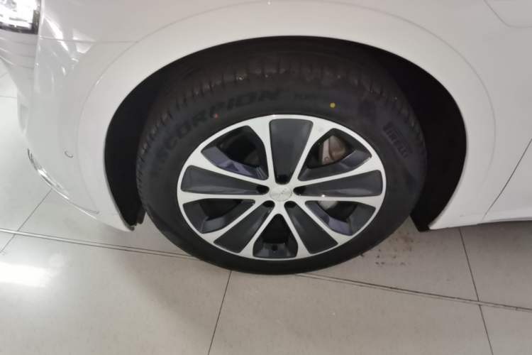 Used Hima Luxeed R7 2024 All-Electric 802 km Max Left Front Wheel Hub