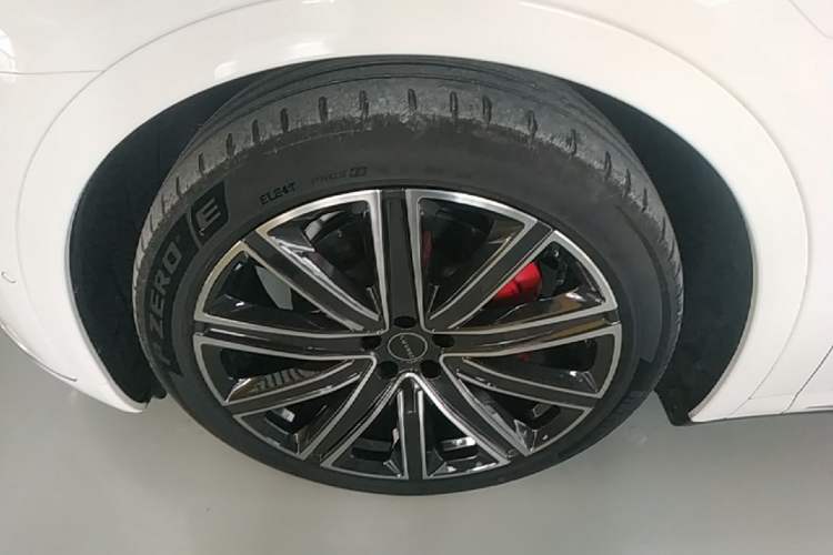 Used Hima Luxeed R7 2024 All-Electric 736 km Ultra Left Front Wheel Hub