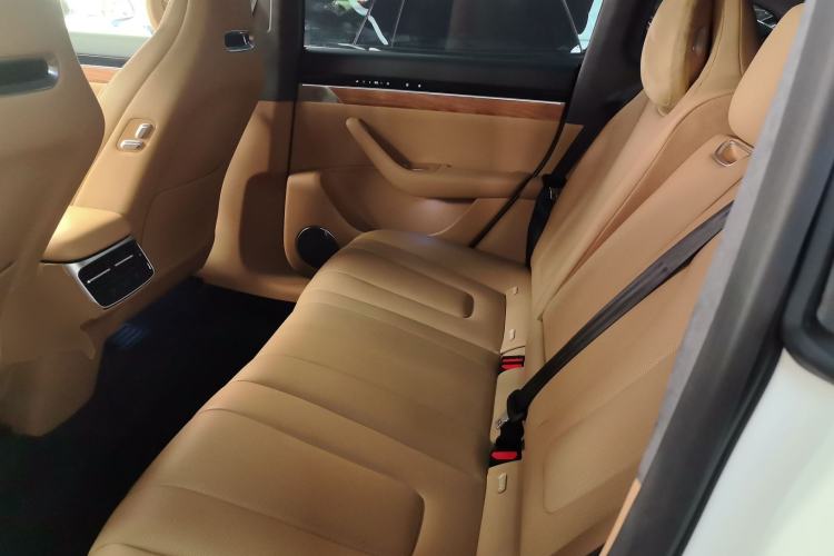 Used Hima Luxeed R7 2024 All-Electric 736 km Ultra Left Rear Seat