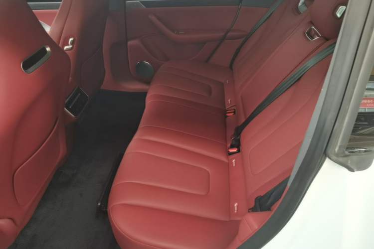 Used Hima Luxeed R7 2024 All-Electric 667 km Max Left Rear Seat