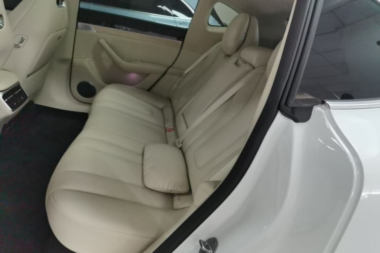 Used Hima Luxeed R7 2024 All-Electric 802 km Max Left Rear Seat
