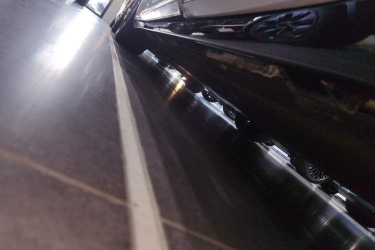 Used Hima Luxeed R7 2024 All-Electric 736 km Ultra Left Side Sill