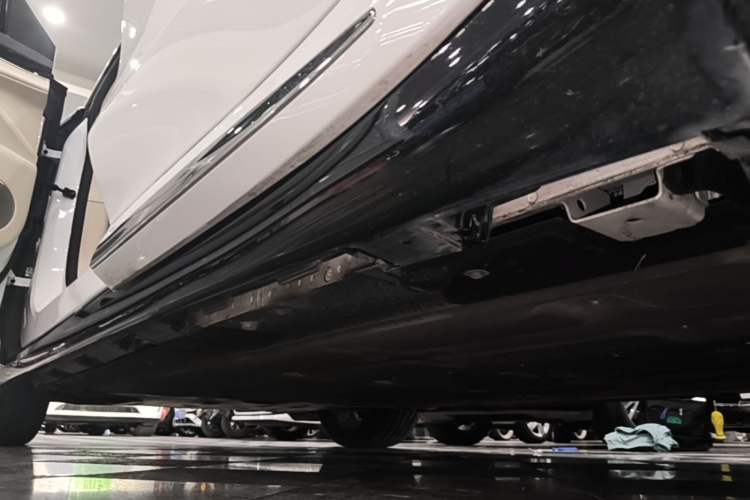 Used Hima Luxeed R7 2024 All-Electric 802 km Max Left Side Sill