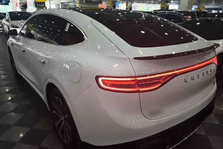 Used Hima Luxeed R7 2024 All-Electric 802 km Max Rear Left 45 Deg