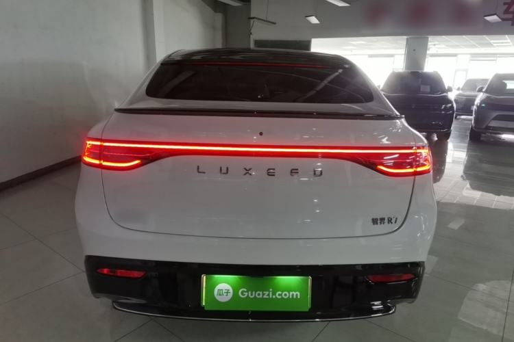 Used Hima Luxeed R7 2024 All-Electric 802 km Max Rear