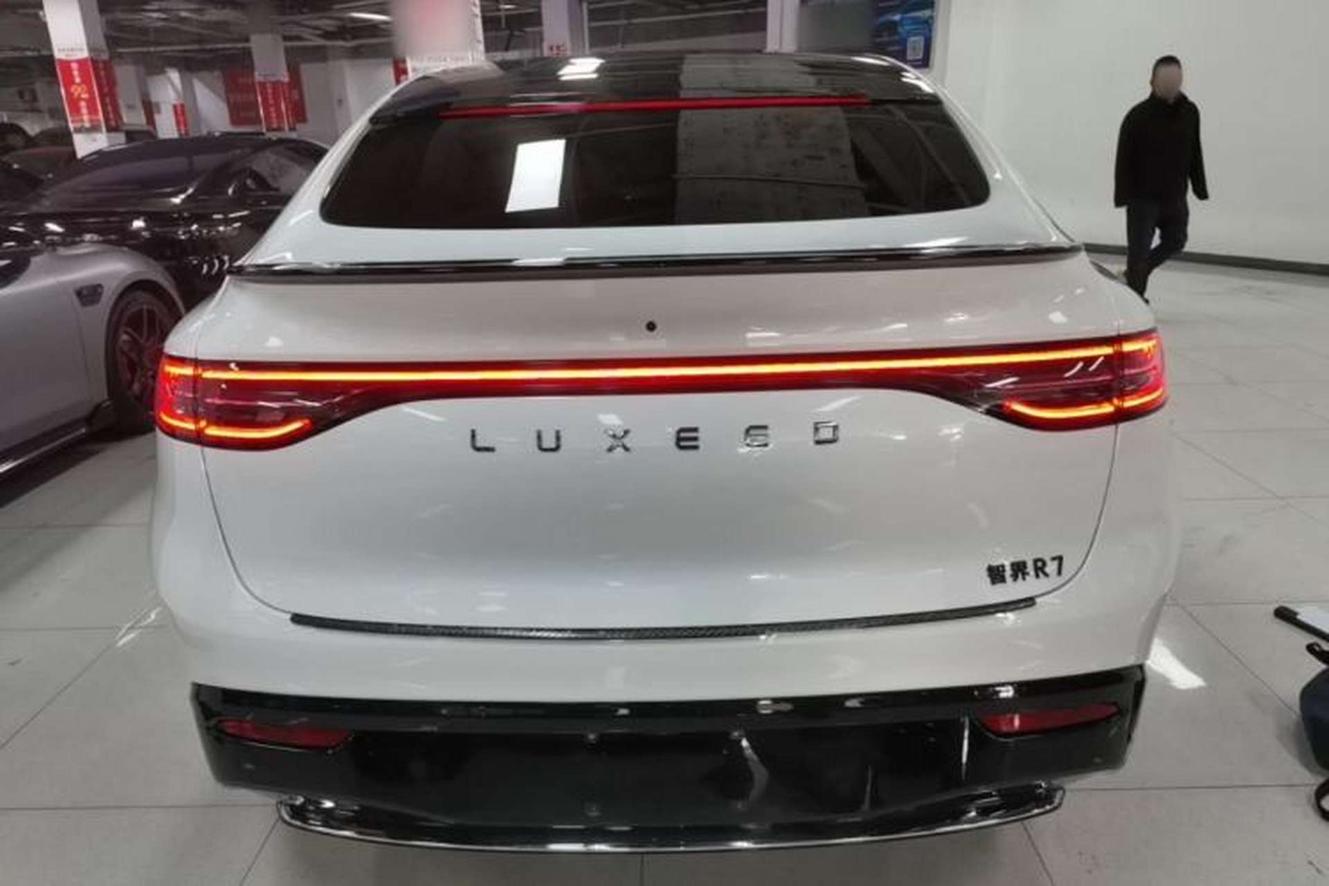 Used Hima Luxeed R7 2024 All-Electric 802 km Max Rear