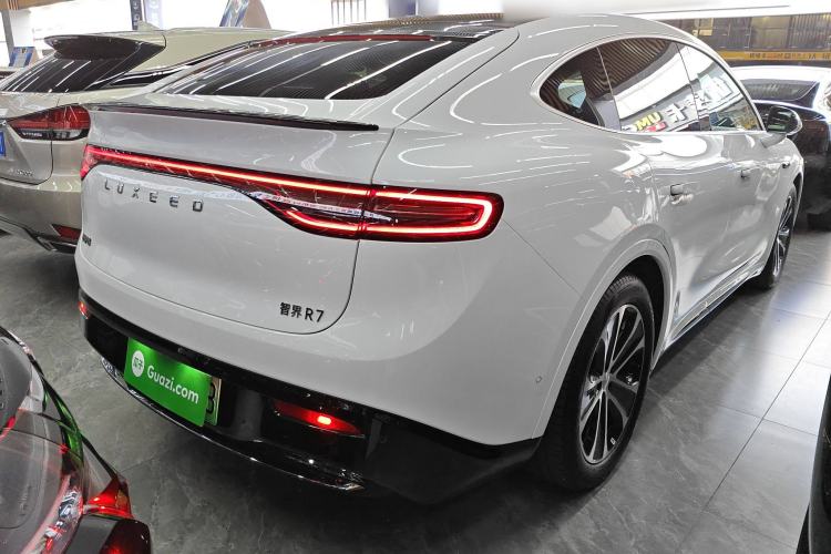 Used Hima Luxeed R7 2024 Pure Electric 667km Pro Rear Right 45 Deg