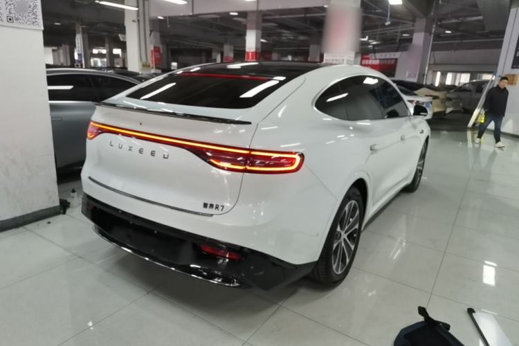 Used Hima Luxeed R7 2024 All-Electric 802 km Max Rear Right 45 Deg