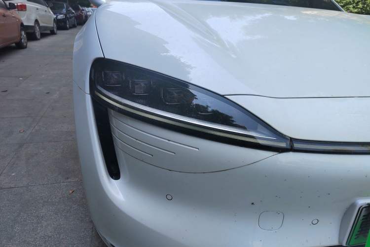 Used Hima Luxeed R7 2024 All-Electric 667 km Max Right Front Headlight