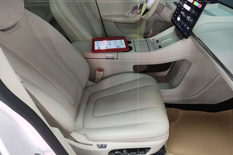 Used Hima Luxeed R7 2024 All-Electric 802 km Max Right Front Seat