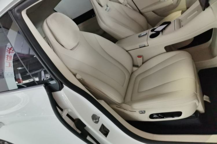 Used Hima Luxeed R7 2024 All-Electric 802 km Max Right Front Seat