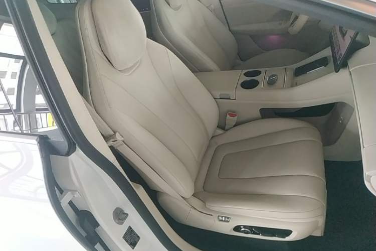 Used Hima Luxeed R7 2024 All-Electric 736 km Ultra Right Front Seat