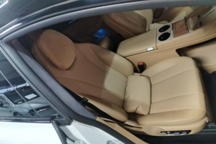 Used Hima Luxeed R7 2024 All-Electric 802 km Max Right Front Seat