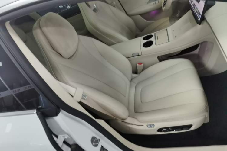 Used Hima Luxeed R7 2024 All-Electric 802 km Max Right Front Seat